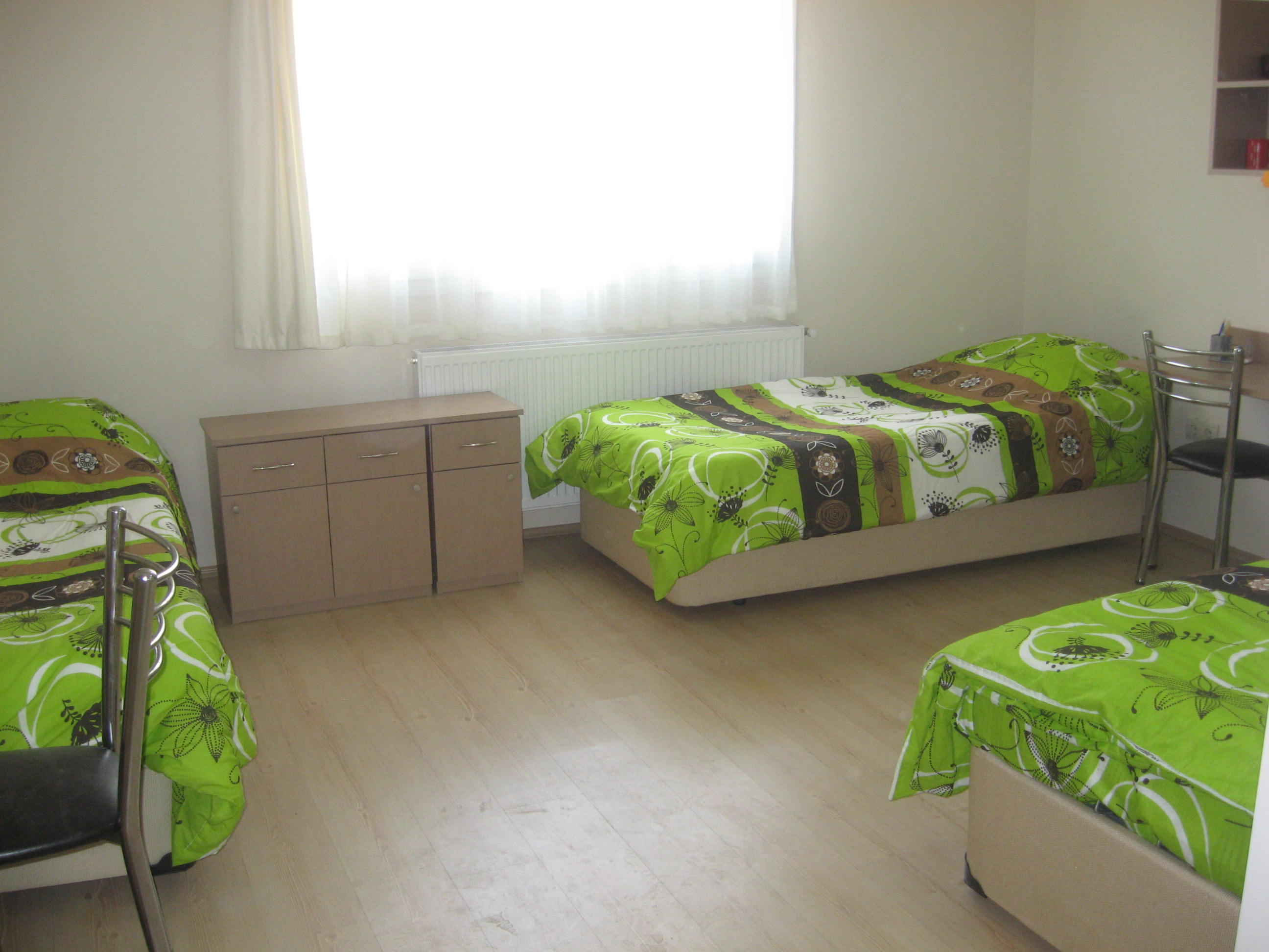 3 kişilik odalarımızdan bir görüntü